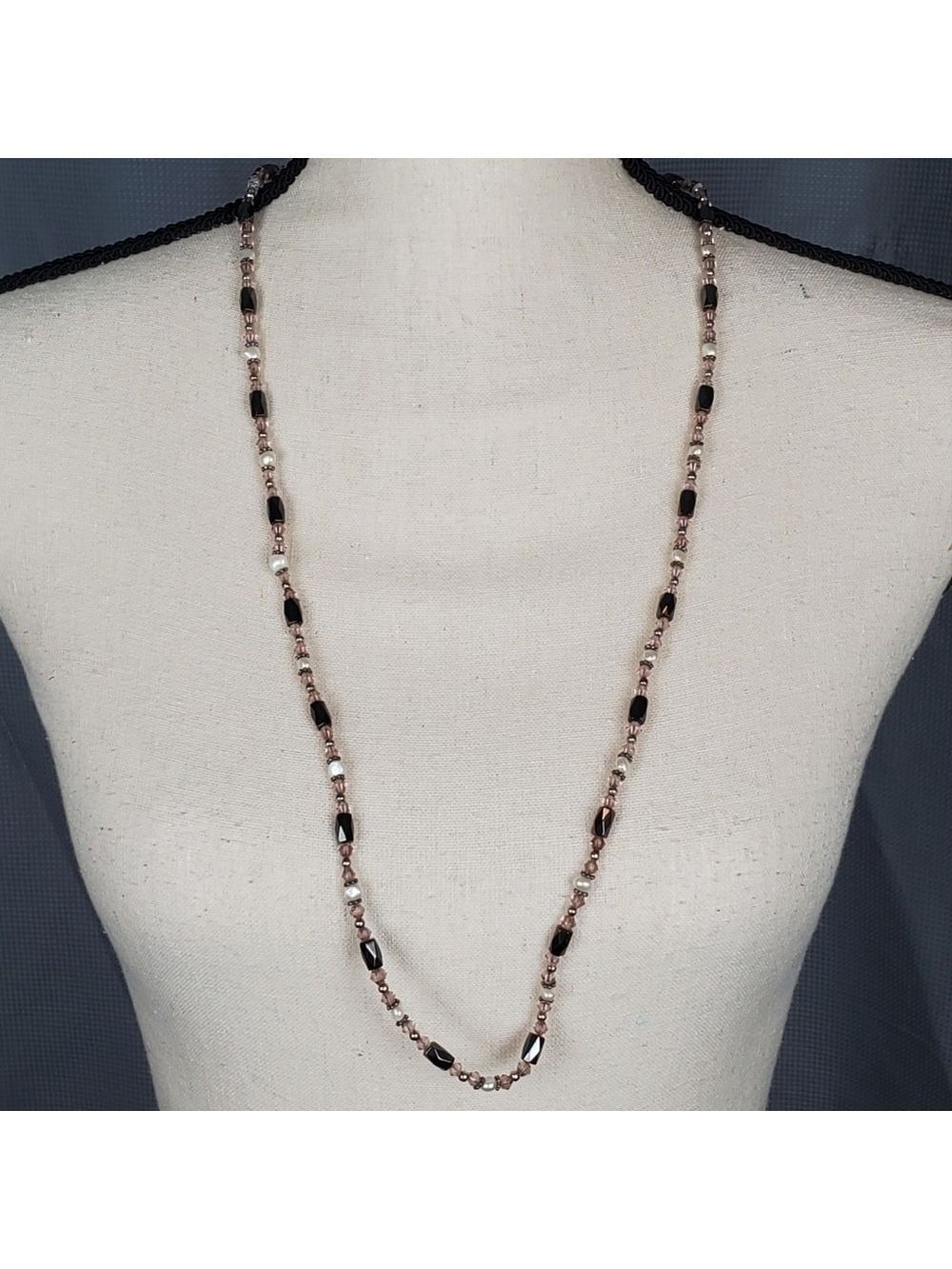 Necklace, open ended magnetic strand, gray, punk, and white beads, 17.5 inches